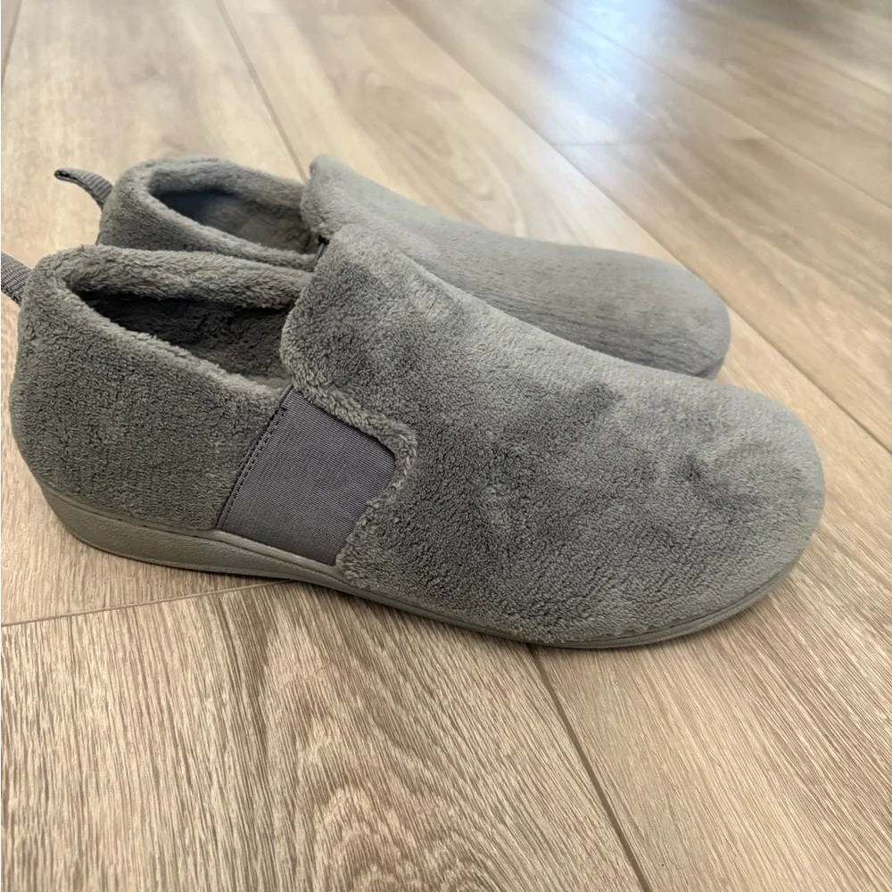 Vionic Kalia Gray Plush Slip On Slippers Shoes Women Size 8 Casual Comfort - Picture 1 of 9